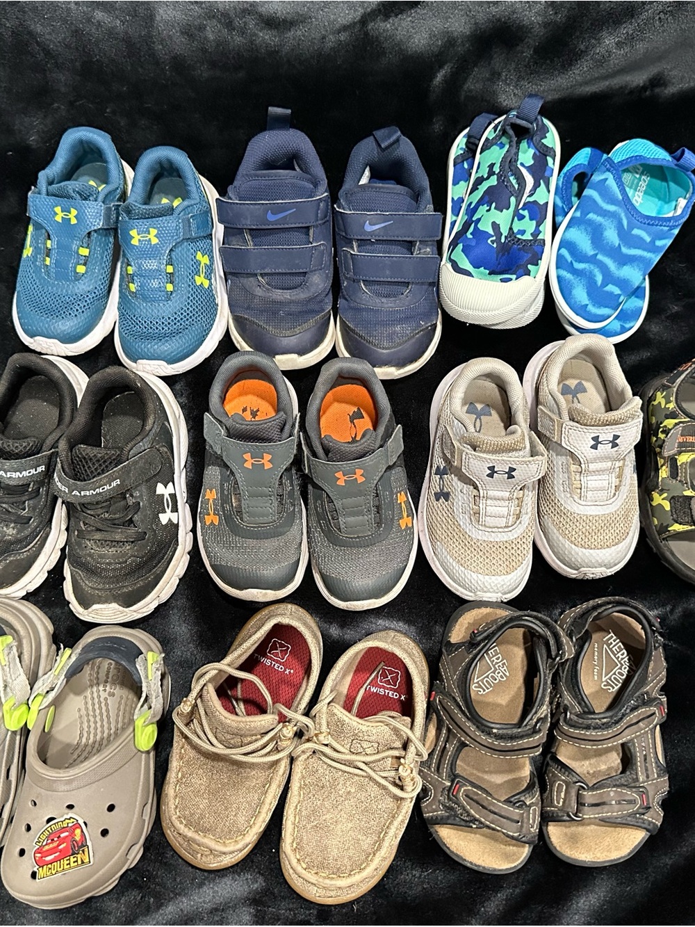 Lot of 11 pairs - Boys Under Armour Crocs Twisted x Nike size 7
